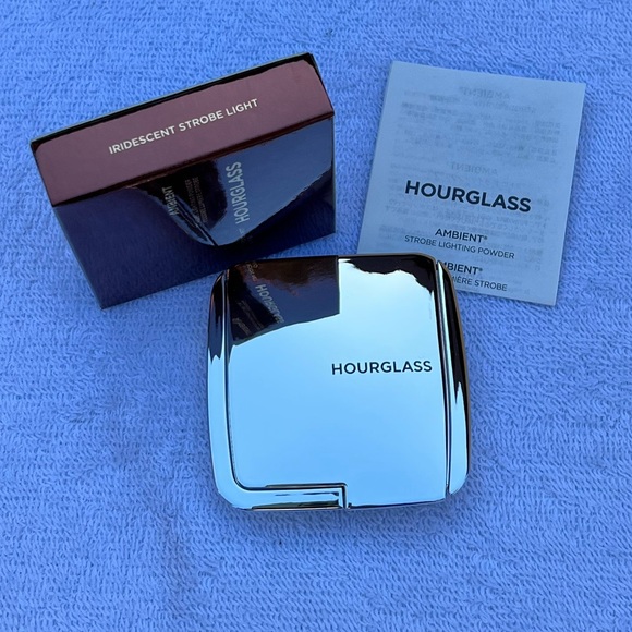 ✨NIB Hourglass Ambient Strobe Lighting Powder Color: Iridescent ✨ - Picture 3 of 5